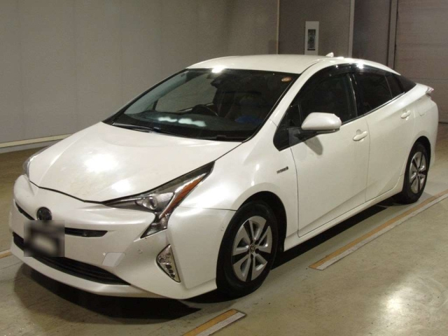 TOYOTA PRIUS — фото