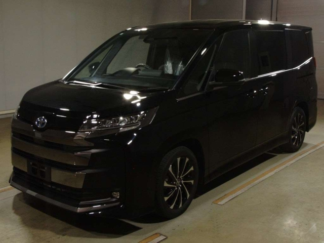 TOYOTA NOAH — фото