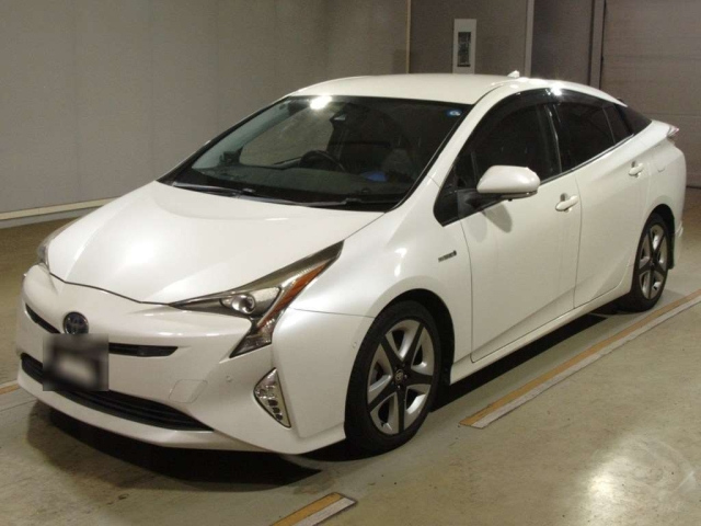 TOYOTA PRIUS — фото