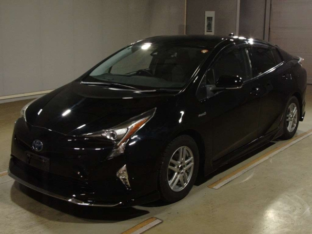 TOYOTA PRIUS — фото