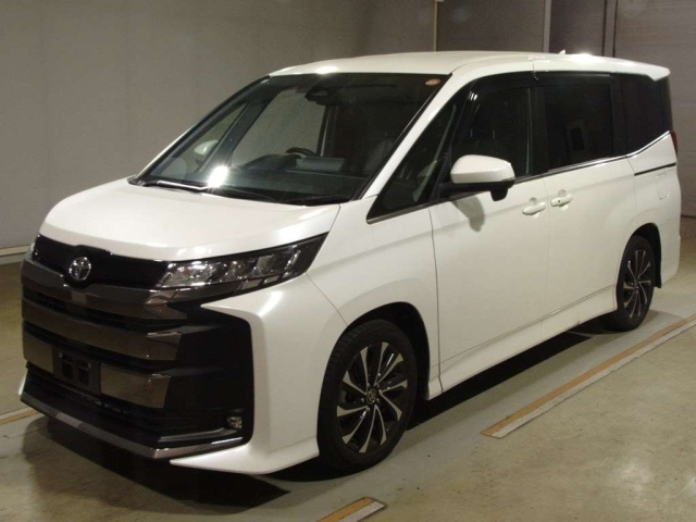 TOYOTA NOAH — фото