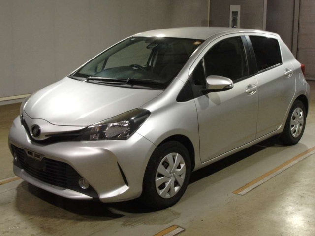 TOYOTA VITZ — фото