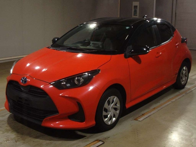 TOYOTA YARIS — фото