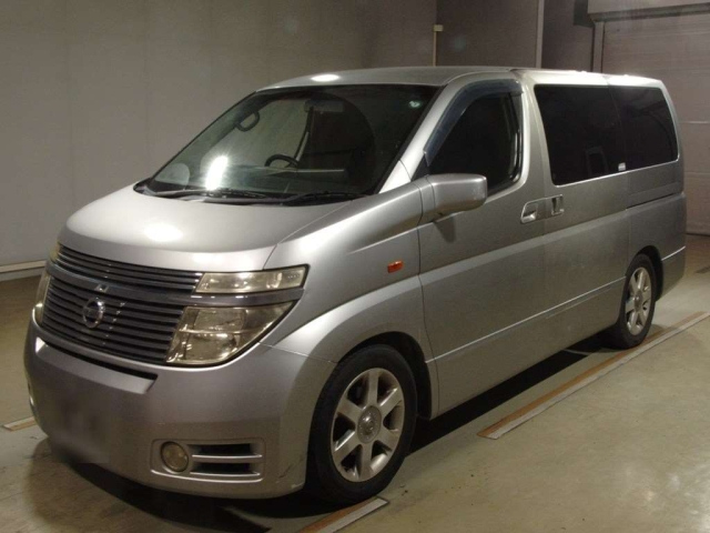 NISSAN ELGRAND — фото