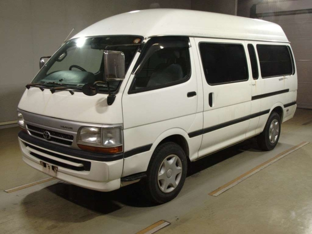 TOYOTA HIACE — фото
