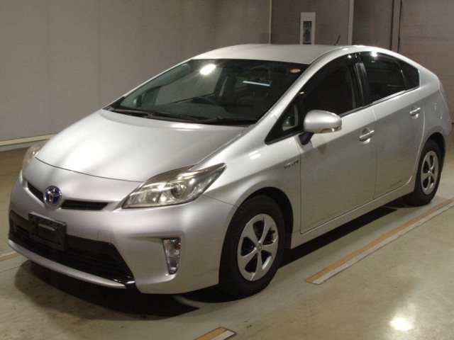 TOYOTA PRIUS — фото