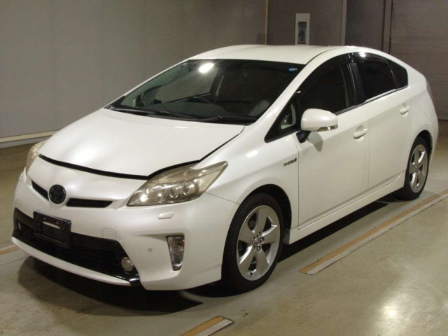 TOYOTA PRIUS — фото