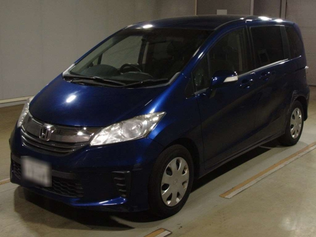 HONDA FREED — фото