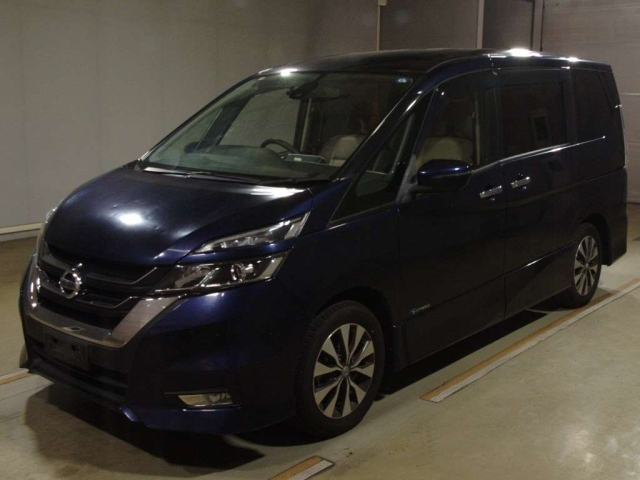 NISSAN SERENA — фото