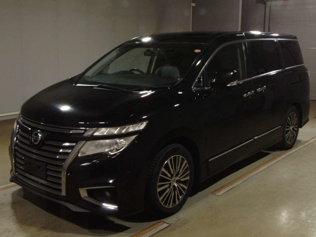 NISSAN ELGRAND — фото