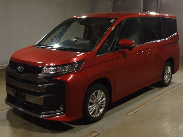 TOYOTA NOAH — фото