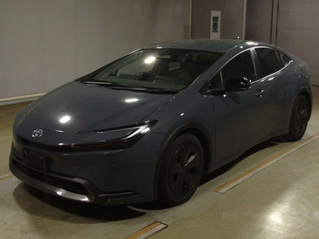 TOYOTA PRIUS — фото