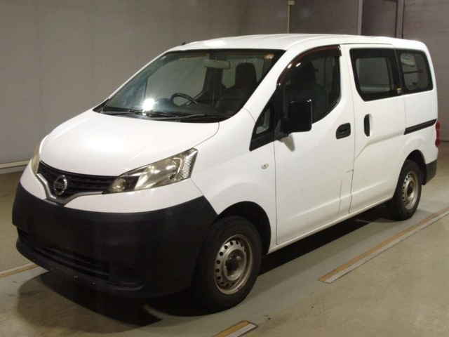 NISSAN NV200 — фото