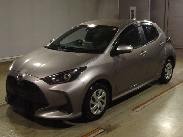 TOYOTA YARIS — фото