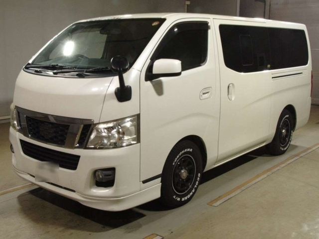 NISSAN CARAVAN — фото