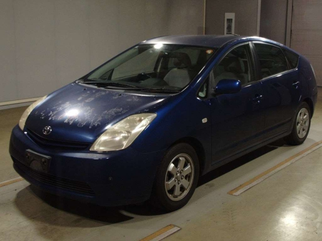 TOYOTA PRIUS — фото