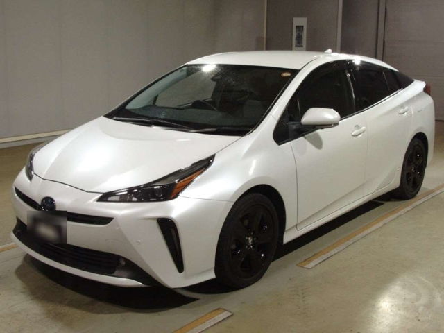 TOYOTA PRIUS — фото