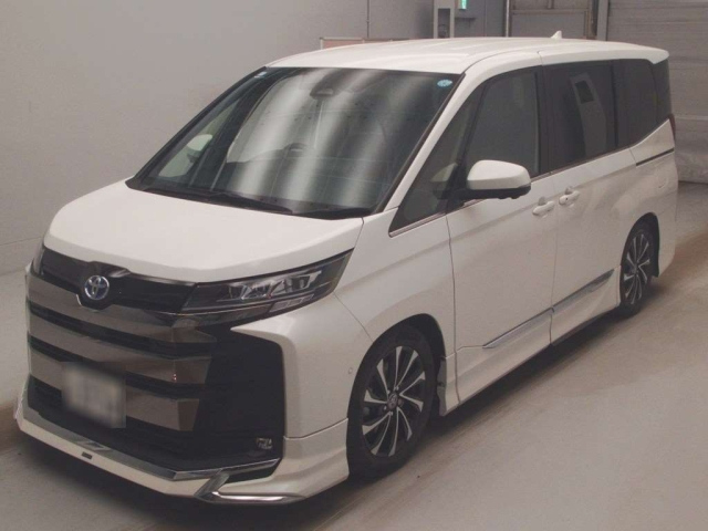 TOYOTA NOAH — фото
