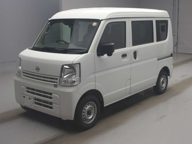 NISSAN CLIPPER — фото