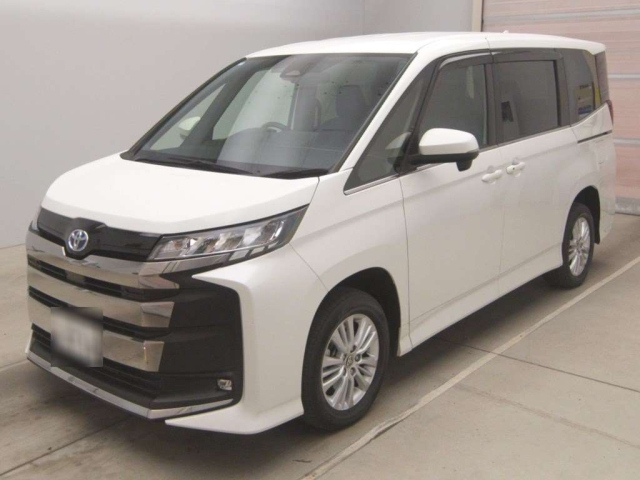 TOYOTA NOAH — фото
