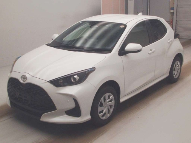 TOYOTA YARIS — фото