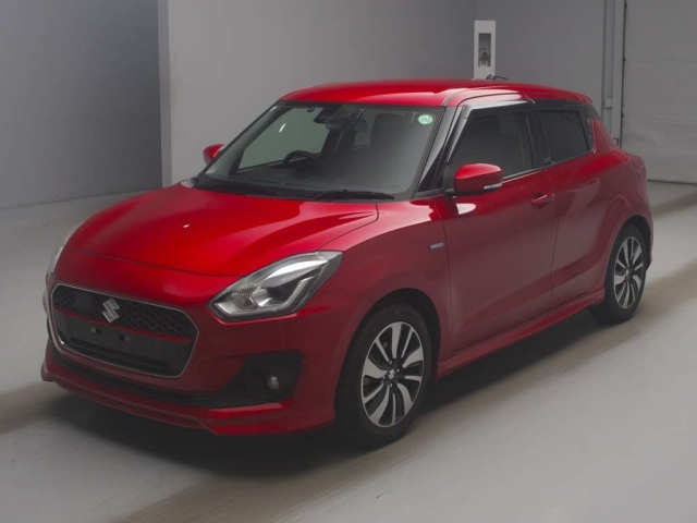 SUZUKI SWIFT — фото