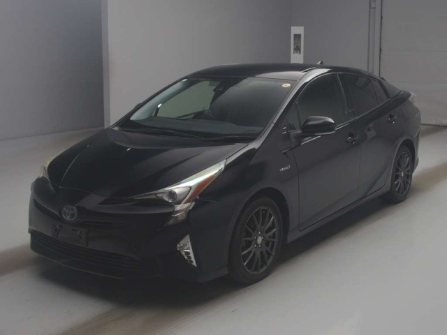 TOYOTA PRIUS — фото