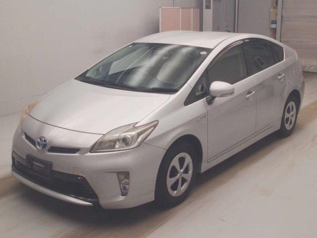 TOYOTA PRIUS — фото