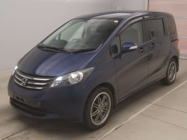 HONDA FREED — фото