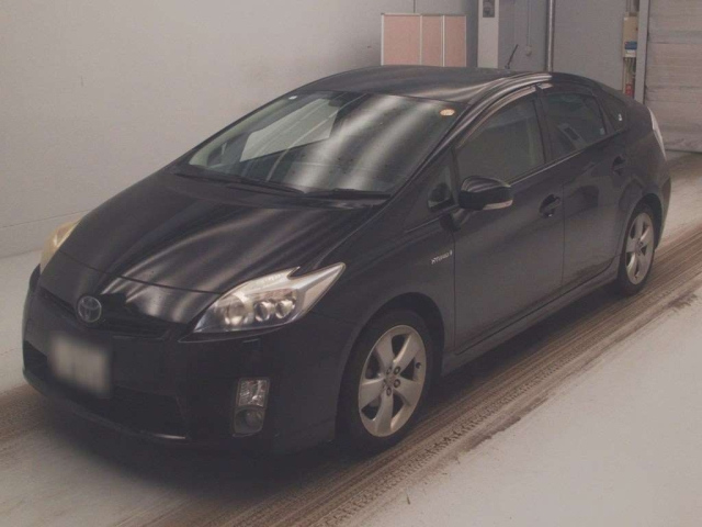 TOYOTA PRIUS — фото