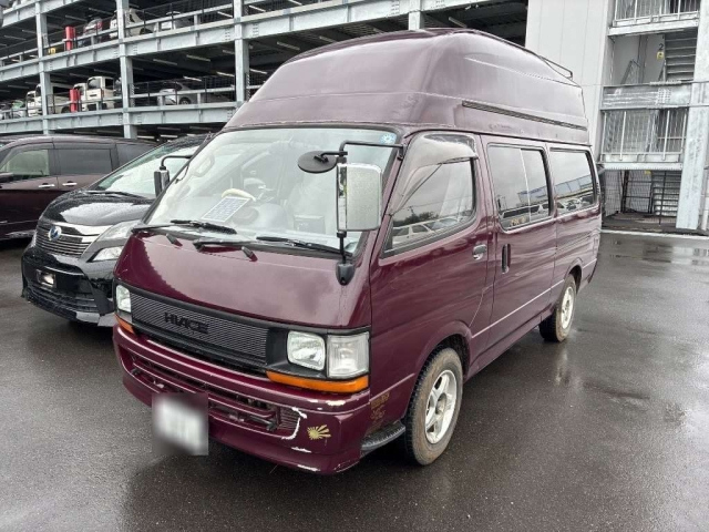 TOYOTA HIACE — фото