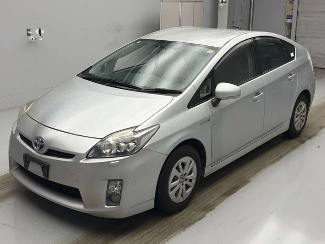 TOYOTA PRIUS — фото