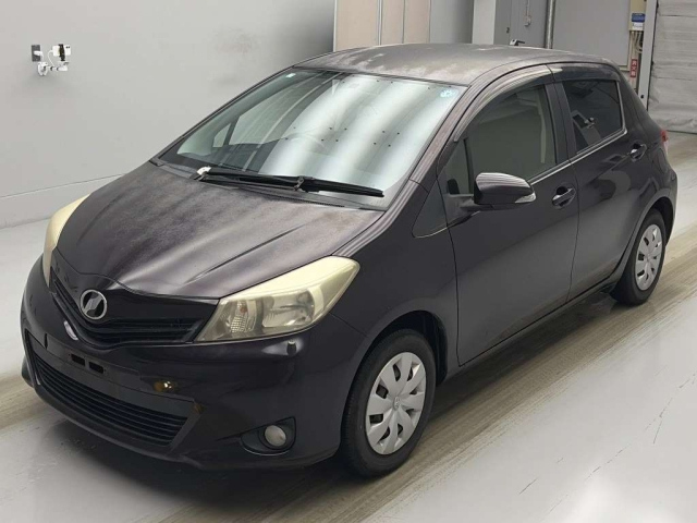 TOYOTA VITZ — фото