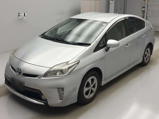 TOYOTA PRIUS — фото
