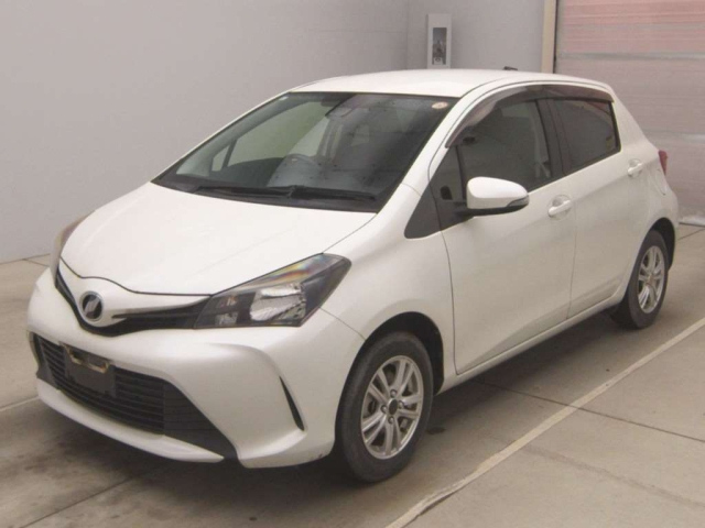 TOYOTA VITZ — фото