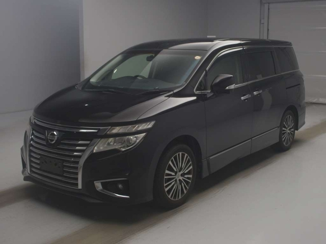 NISSAN ELGRAND — фото