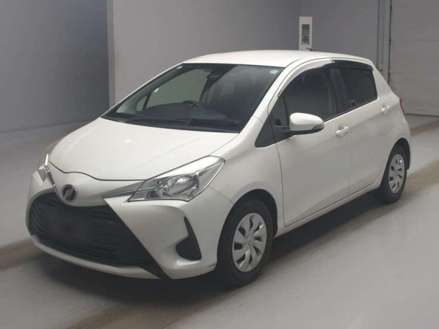 TOYOTA VITZ — фото