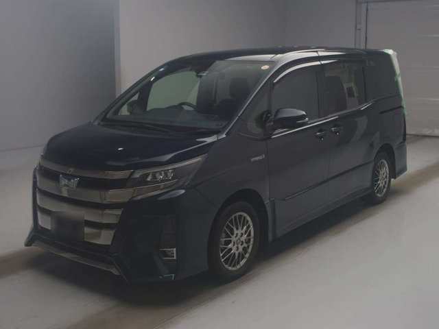 TOYOTA NOAH — фото