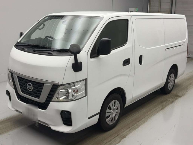 NISSAN CARAVAN — фото
