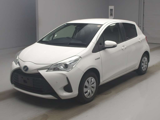 TOYOTA VITZ — фото