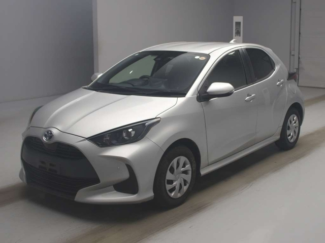 TOYOTA YARIS — фото