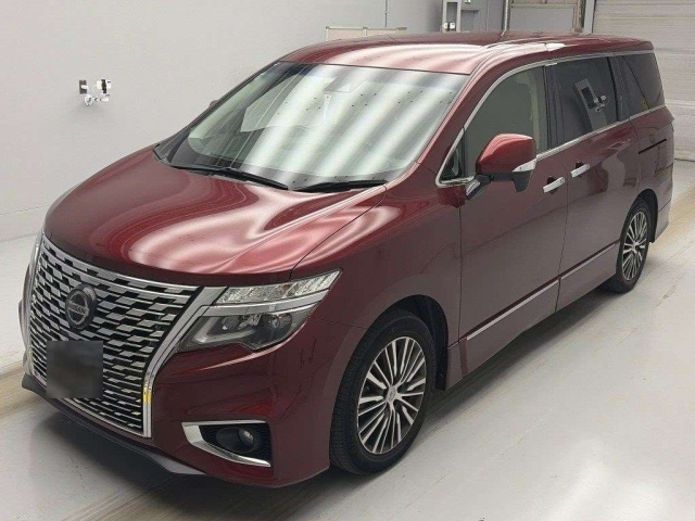 NISSAN ELGRAND — фото