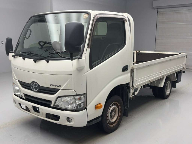 TOYOTA DYNA — фото