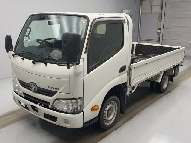 TOYOTA DYNA — фото