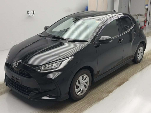 TOYOTA YARIS — фото