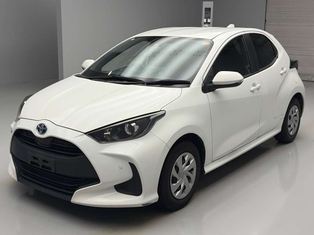TOYOTA YARIS — фото