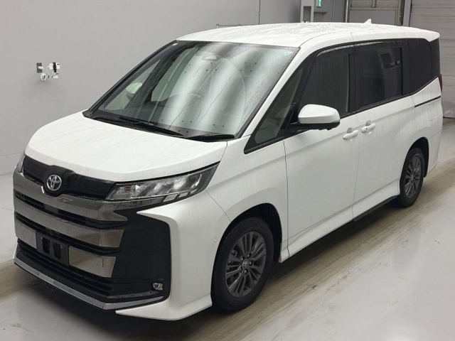 TOYOTA NOAH — фото