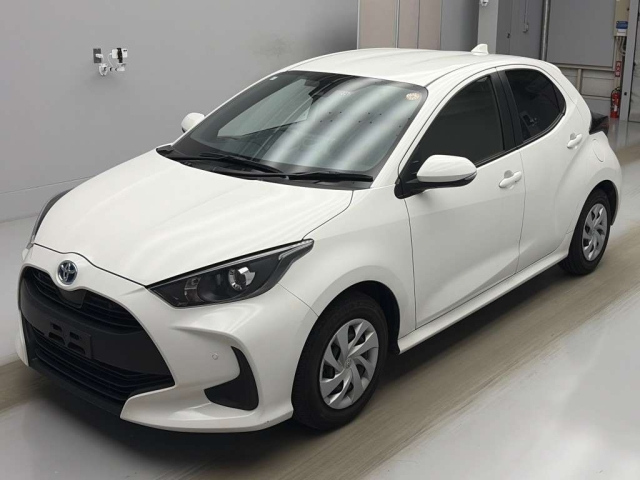 TOYOTA YARIS — фото