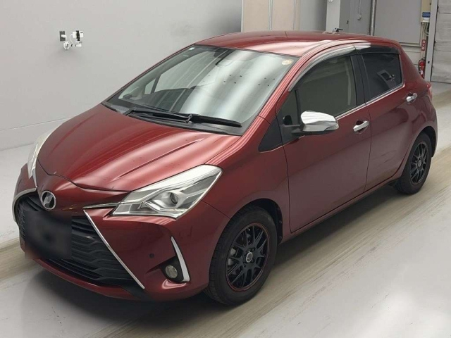 TOYOTA VITZ — фото