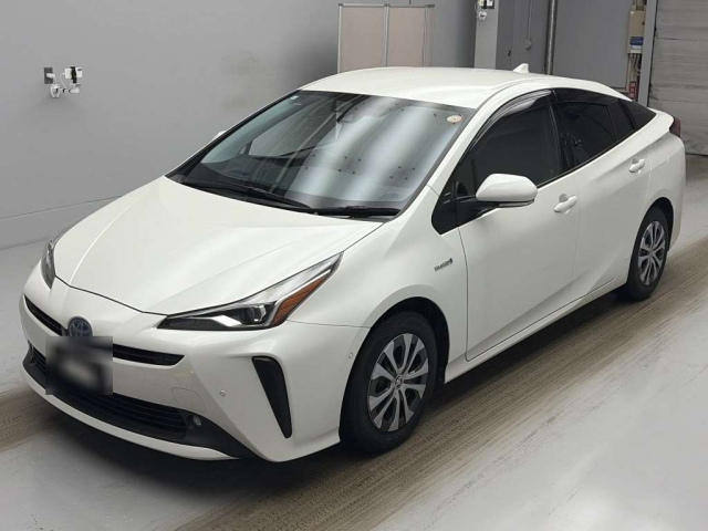 TOYOTA PRIUS — фото